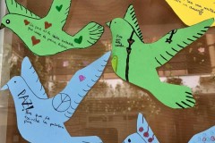 Actividad Interdisciplinar para el Día de la Paz en del I.E.S. Ramón y Cajal de Tocina “El Arco iris ilustrado por la Paz y la igualdad y Cuadros por la Paz”